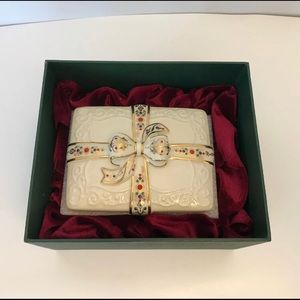 Vintage Lenox Christmas Musical Jewelry Box